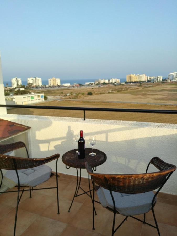 Must Stay - Sea & Salt Lake Panoramic View Apt Larnaca Zewnętrze zdjęcie