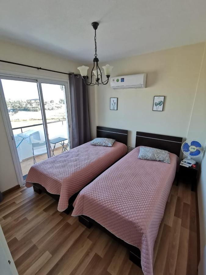 Must Stay - Sea & Salt Lake Panoramic View Apt Larnaca Zewnętrze zdjęcie