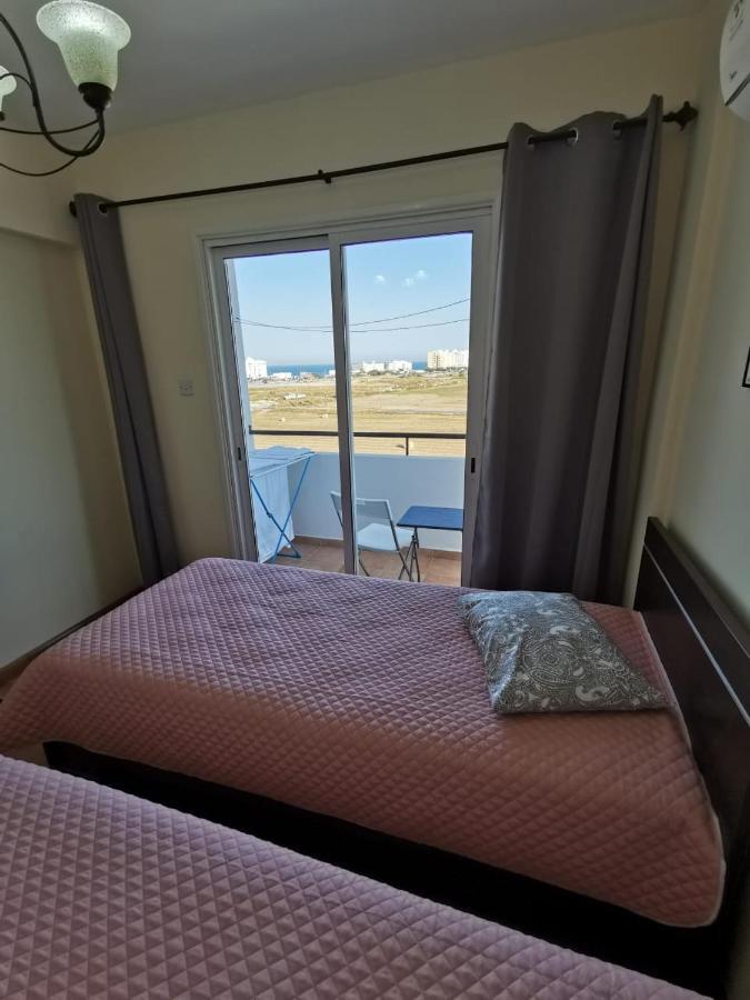Must Stay - Sea & Salt Lake Panoramic View Apt Larnaca Zewnętrze zdjęcie