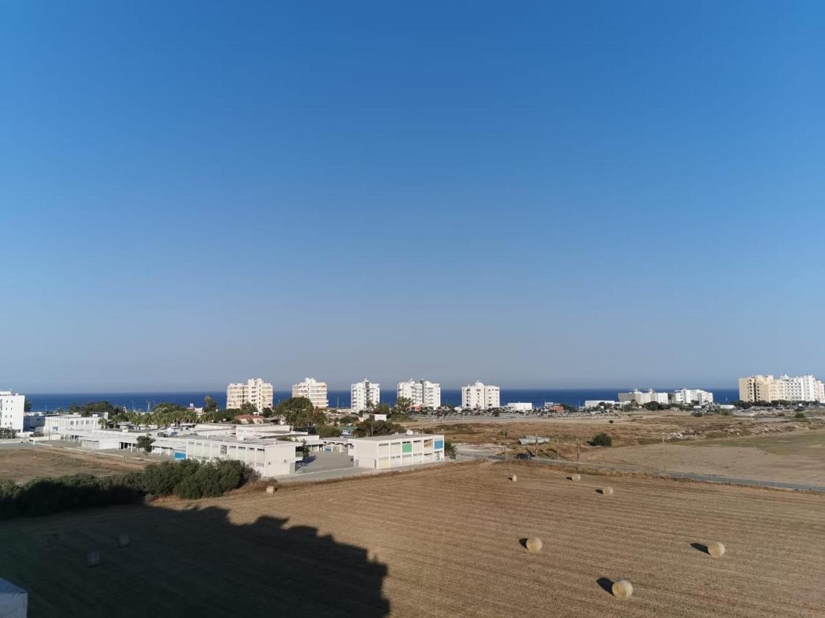 Must Stay - Sea & Salt Lake Panoramic View Apt Larnaca Zewnętrze zdjęcie