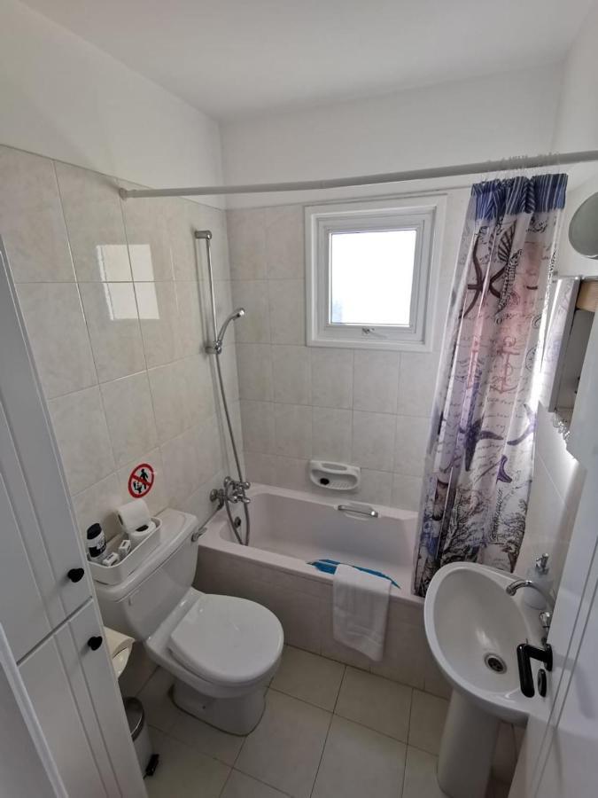 Must Stay - Sea & Salt Lake Panoramic View Apt Larnaca Zewnętrze zdjęcie